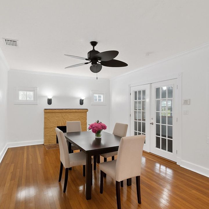 For Sale: $345,000 (2 beds, 1 baths, 1106 Square Feet)