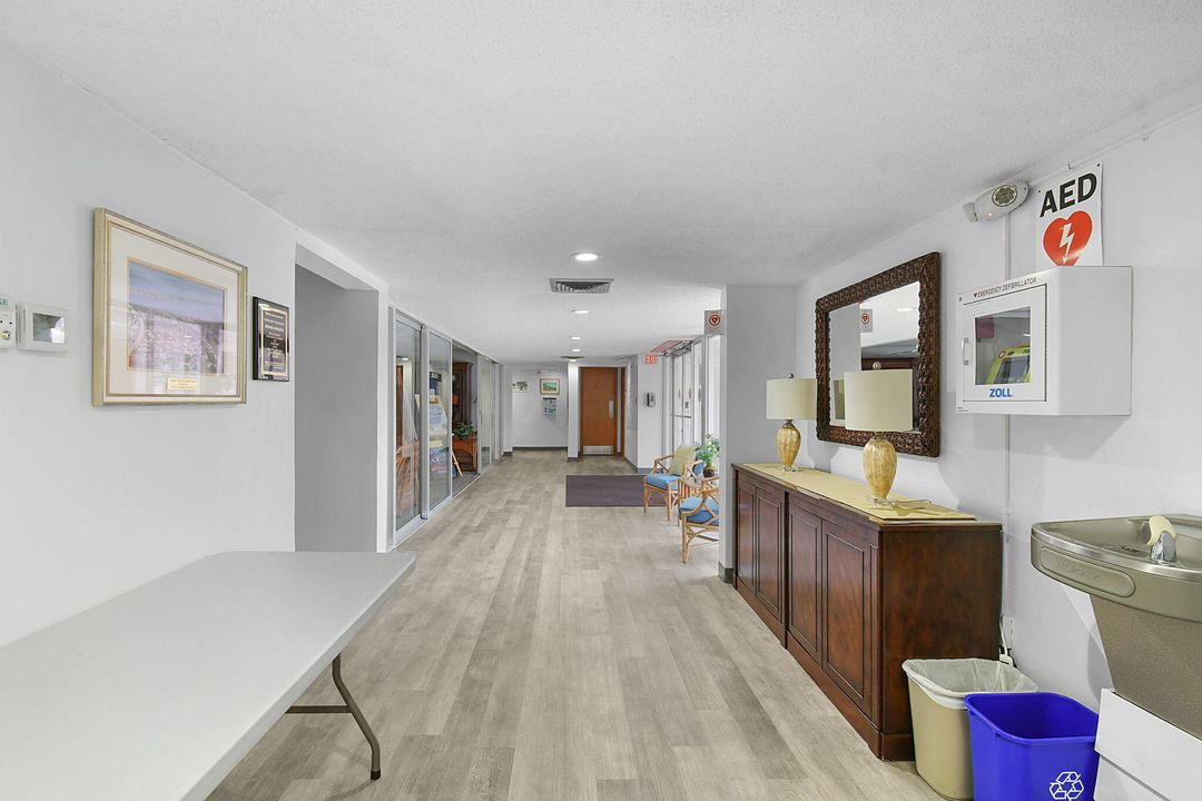 For Sale: $139,000 (2 beds, 2 baths, 894 Square Feet)