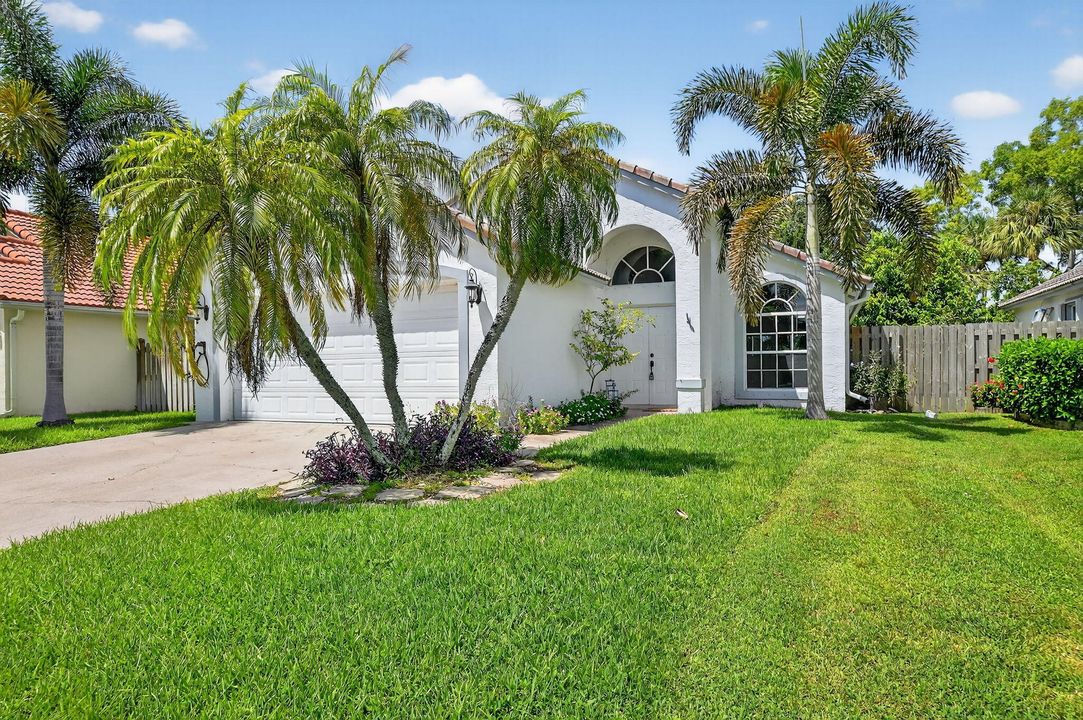 出租: $5,800 (3 贝兹, 2 浴室, 1358 平方英尺)