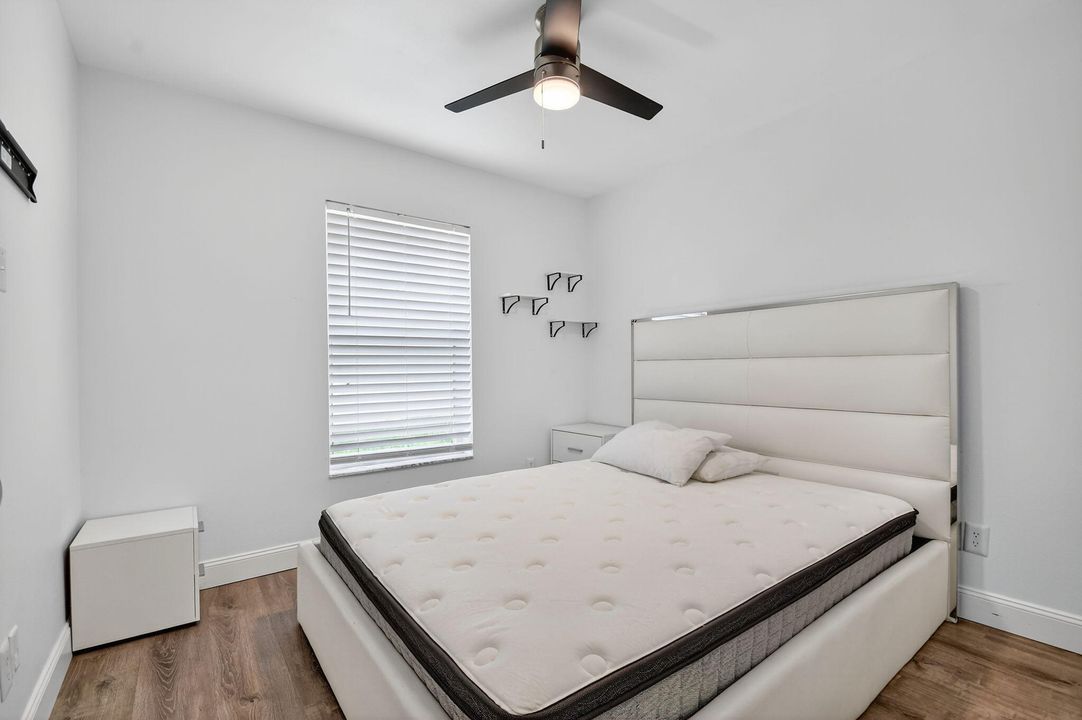 出租: $5,800 (3 贝兹, 2 浴室, 1358 平方英尺)