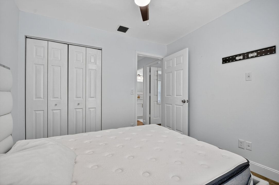 出租: $5,800 (3 贝兹, 2 浴室, 1358 平方英尺)