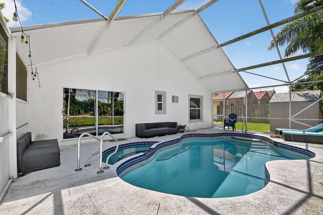 出租: $5,800 (3 贝兹, 2 浴室, 1358 平方英尺)