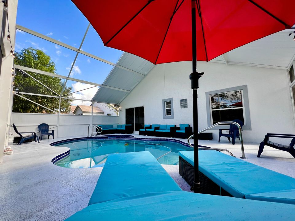 出租: $5,800 (3 贝兹, 2 浴室, 1358 平方英尺)