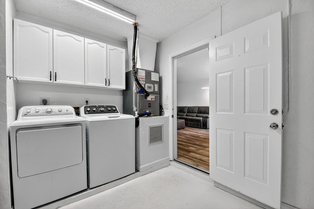 出租: $5,800 (3 贝兹, 2 浴室, 1358 平方英尺)