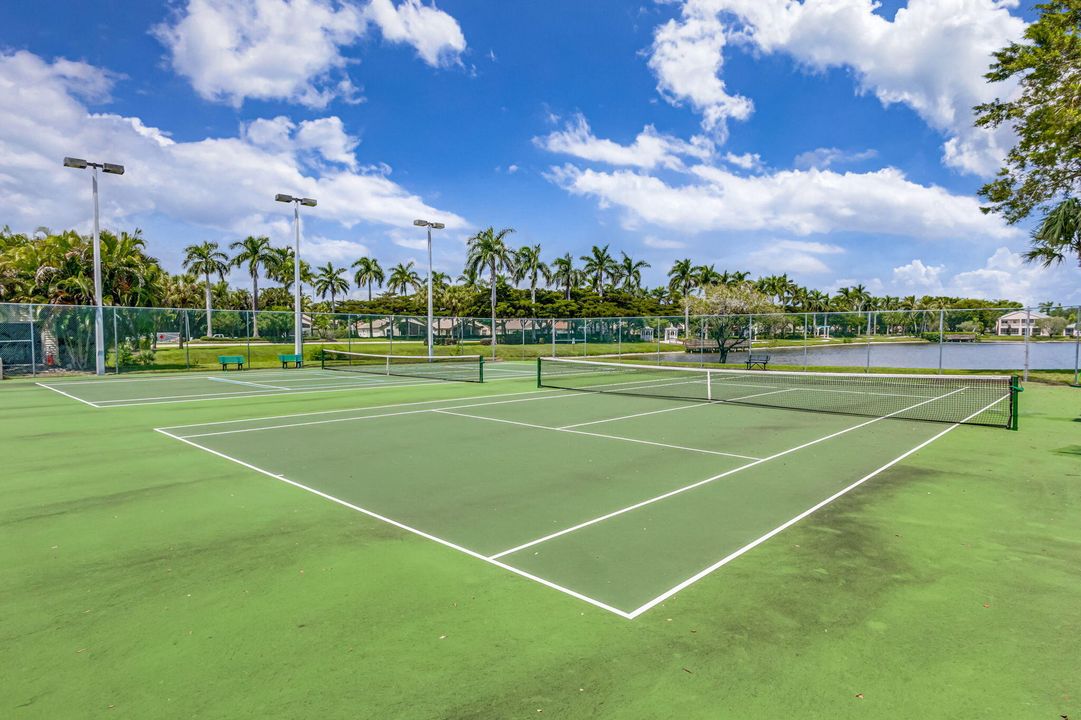 出租: $5,800 (3 贝兹, 2 浴室, 1358 平方英尺)