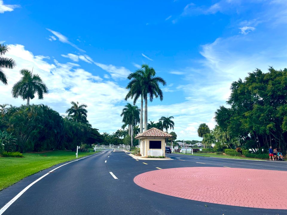 出租: $5,800 (3 贝兹, 2 浴室, 1358 平方英尺)