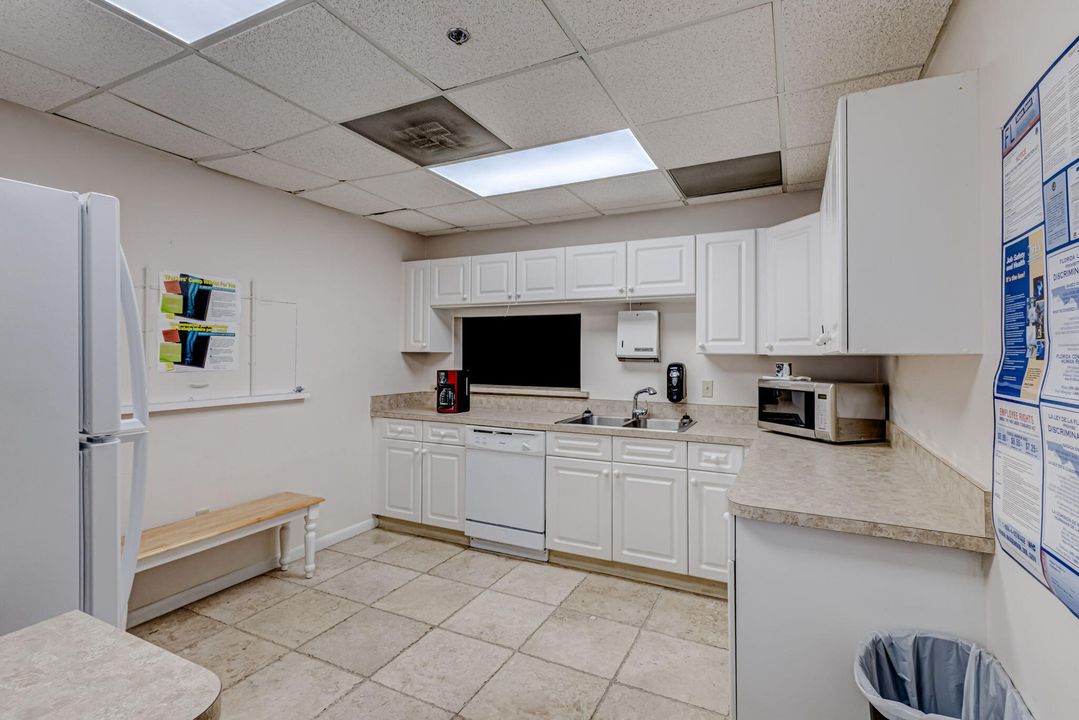 出租: $5,800 (3 贝兹, 2 浴室, 1358 平方英尺)