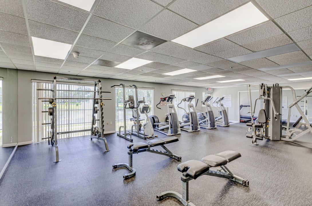 出租: $5,800 (3 贝兹, 2 浴室, 1358 平方英尺)