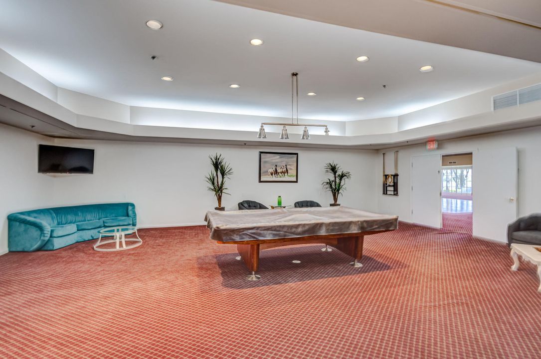 出租: $5,800 (3 贝兹, 2 浴室, 1358 平方英尺)