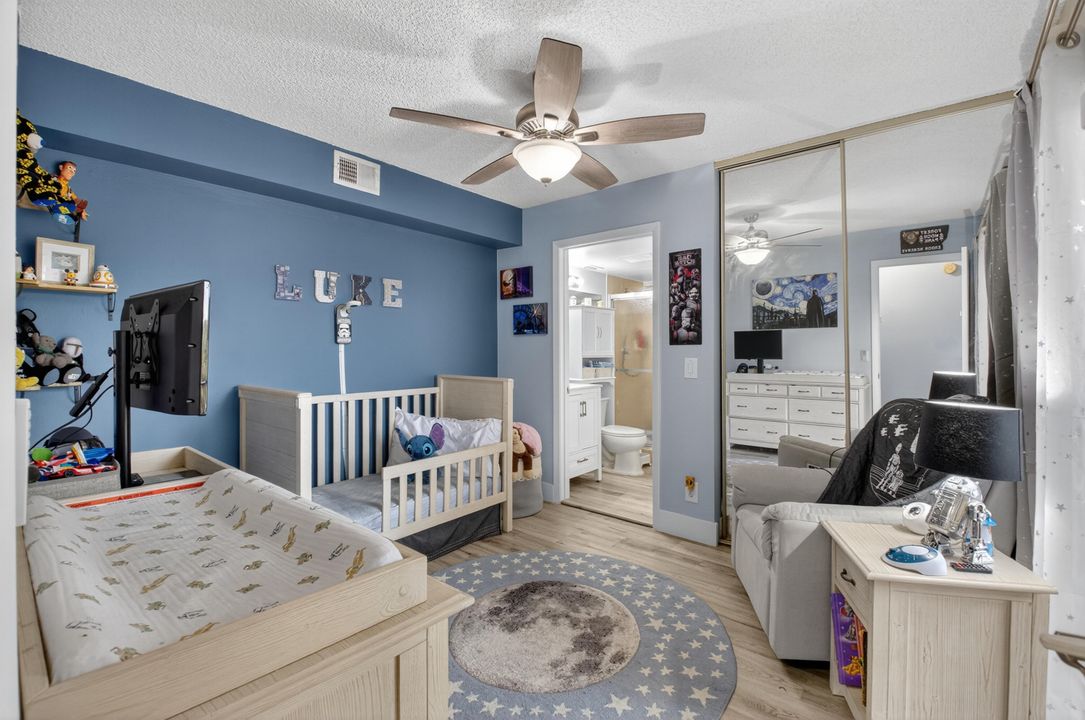 Active With Contract: $339,000 (2 beds, 2 baths, 1302 Square Feet)