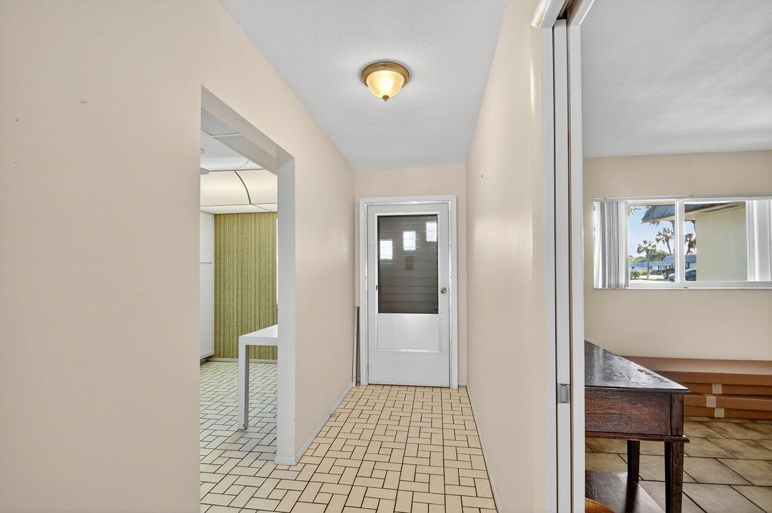 Active With Contract: $165,000 (2 beds, 2 baths, 1014 Square Feet)