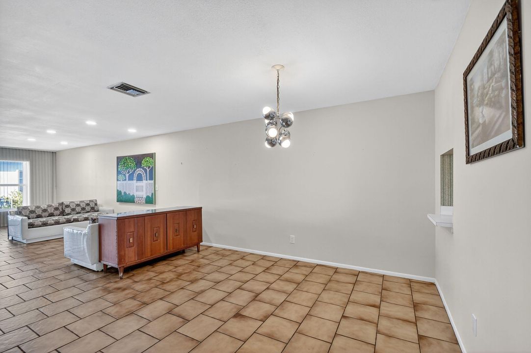 Active With Contract: $165,000 (2 beds, 2 baths, 1014 Square Feet)