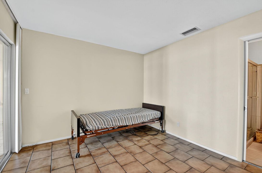 Active With Contract: $165,000 (2 beds, 2 baths, 1014 Square Feet)