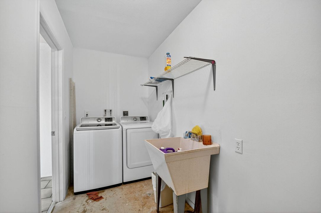 Active With Contract: $165,000 (2 beds, 2 baths, 1014 Square Feet)