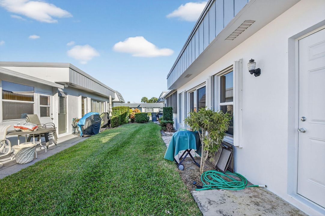 Active With Contract: $165,000 (2 beds, 2 baths, 1014 Square Feet)