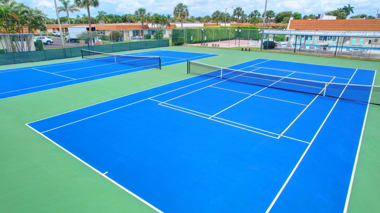 Active With Contract: $165,000 (2 beds, 2 baths, 1014 Square Feet)