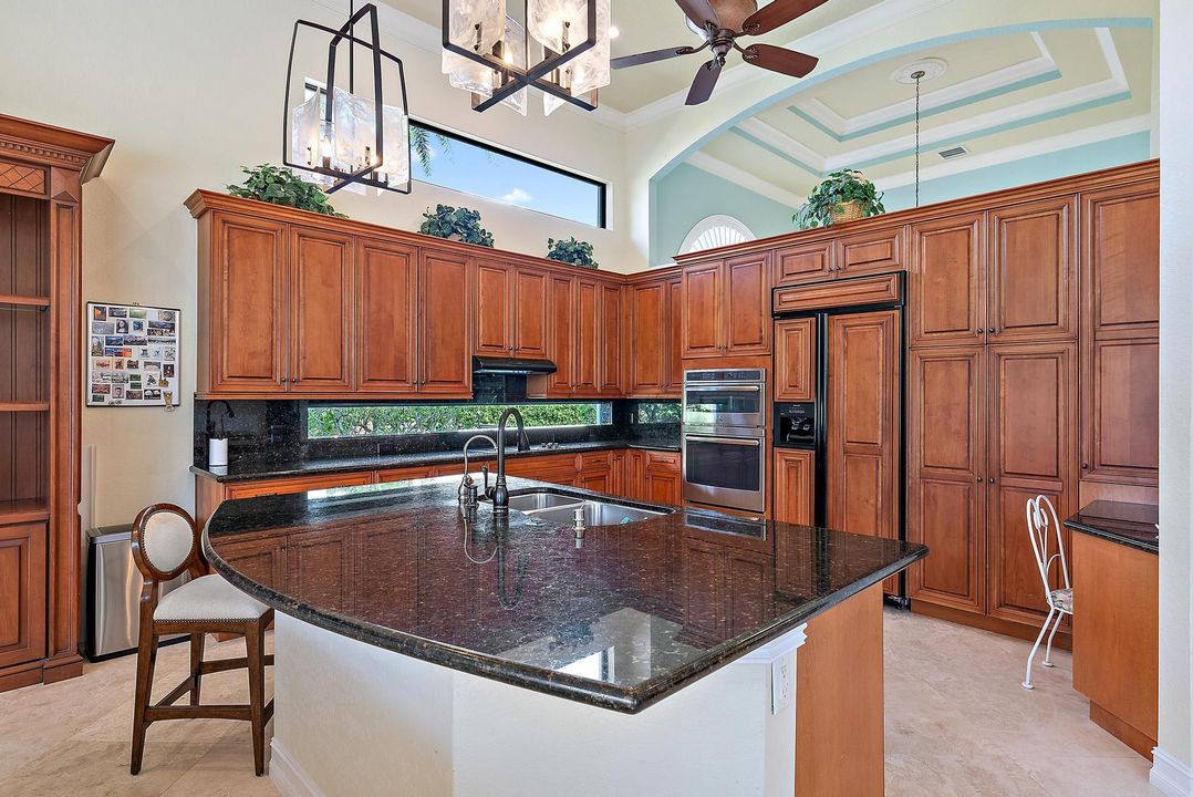 На продажу: $1,895,000 (4 спален, 3 ванн, 3743 Квадратных фут)