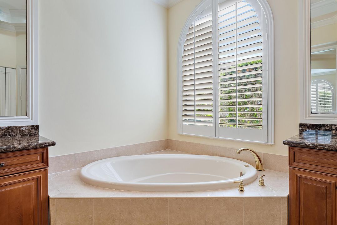 На продажу: $1,895,000 (4 спален, 3 ванн, 3743 Квадратных фут)