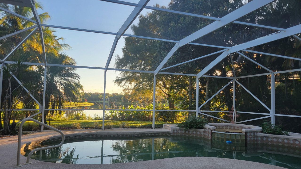 Activo con contrato: $699,500 (3 camas, 2 baños, 2303 Pies cuadrados)