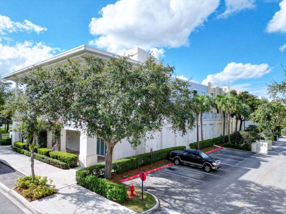 En Venta: $288,000 (1 camas, 1 baños, 823 Pies cuadrados)