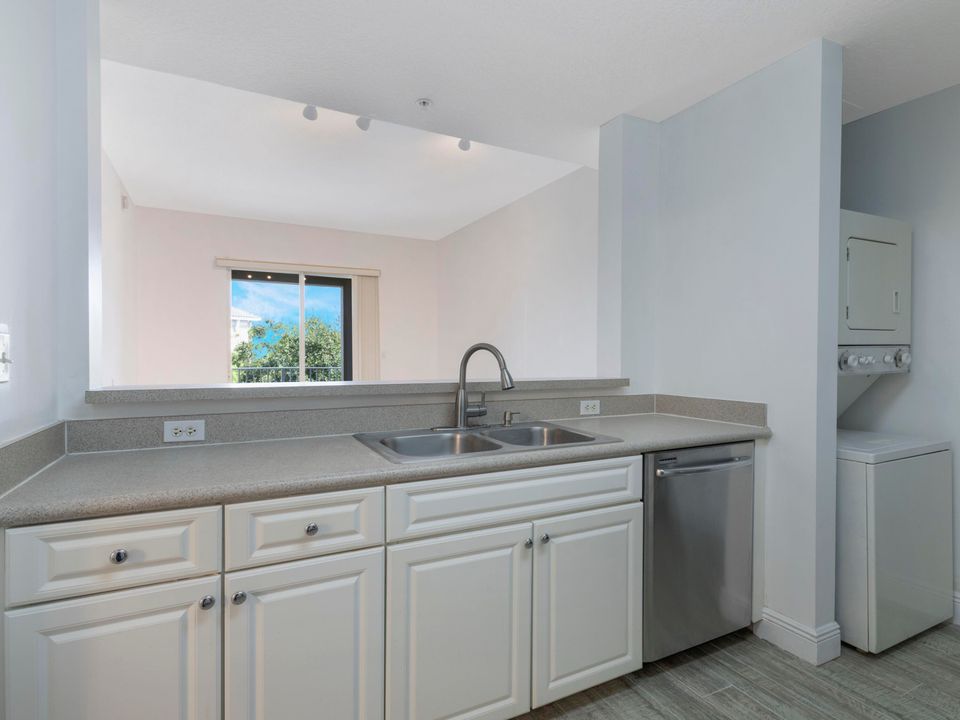 En Venta: $288,000 (1 camas, 1 baños, 823 Pies cuadrados)