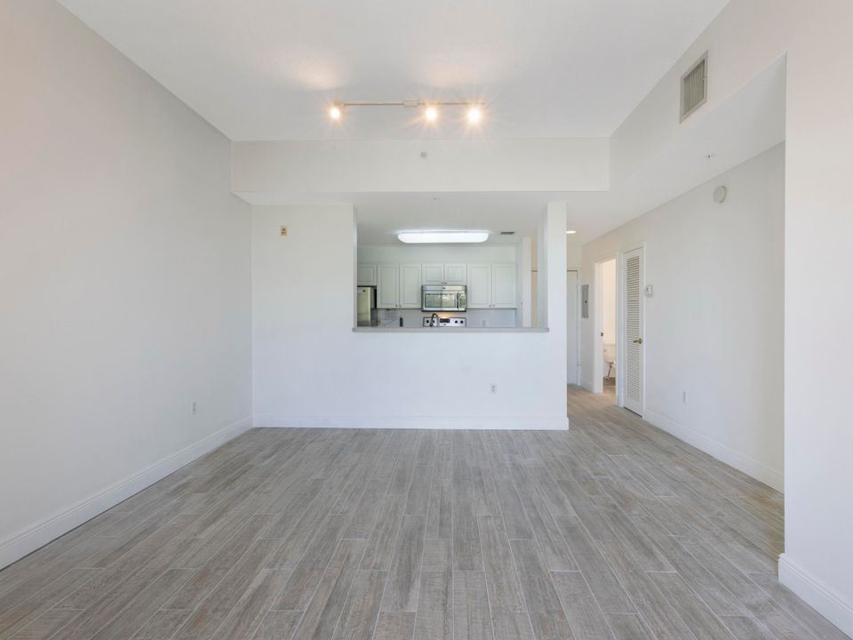 En Venta: $288,000 (1 camas, 1 baños, 823 Pies cuadrados)