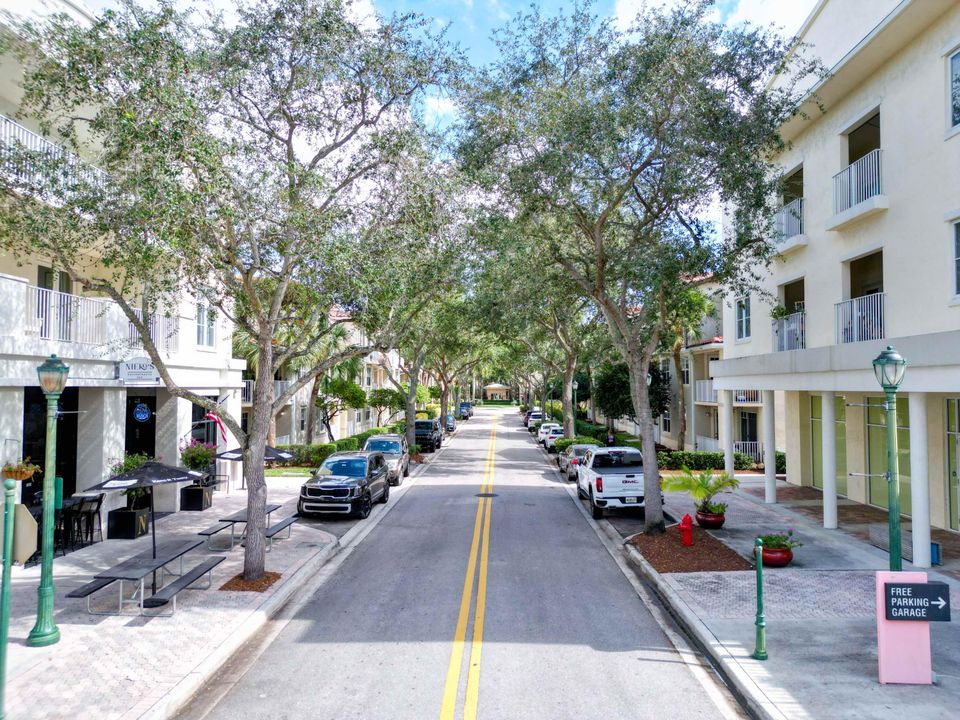 En Venta: $288,000 (1 camas, 1 baños, 823 Pies cuadrados)