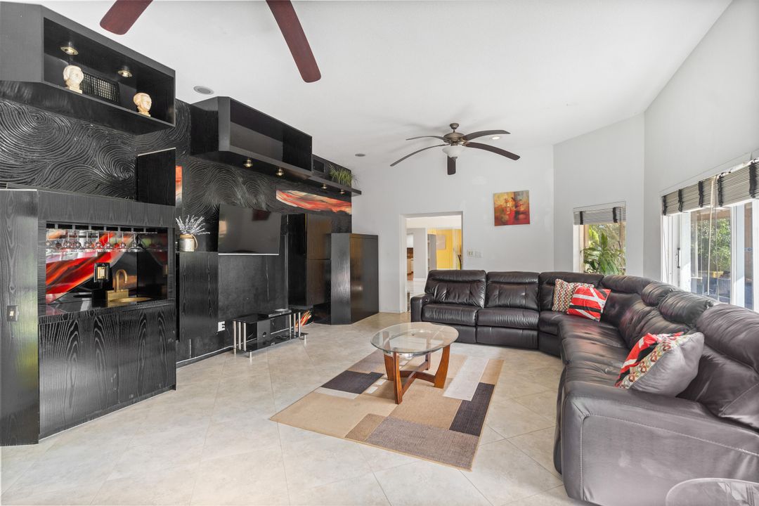 待售: $1,425,000 (5 贝兹, 4 浴室, 4338 平方英尺)