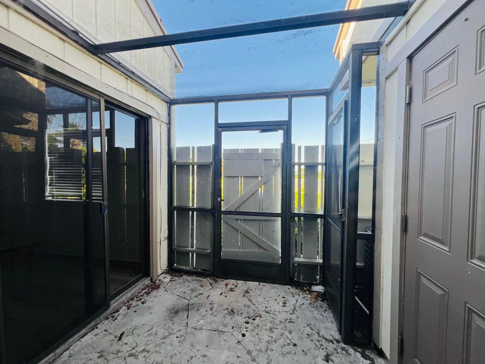 For Sale: $310,000 (3 beds, 2 baths, 1056 Square Feet)