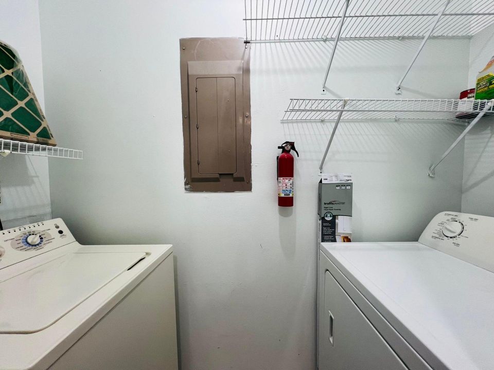 For Sale: $310,000 (3 beds, 2 baths, 1056 Square Feet)