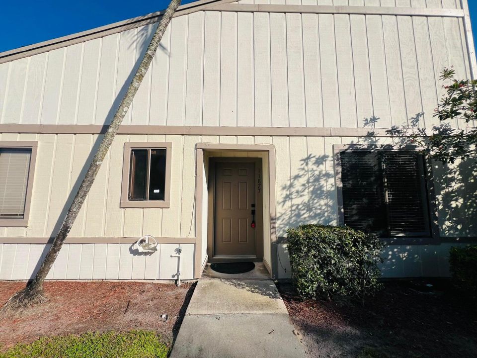 For Sale: $310,000 (3 beds, 2 baths, 1056 Square Feet)