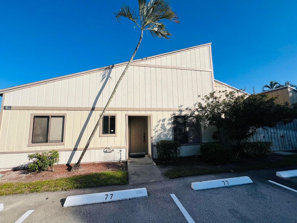 For Sale: $310,000 (3 beds, 2 baths, 1056 Square Feet)