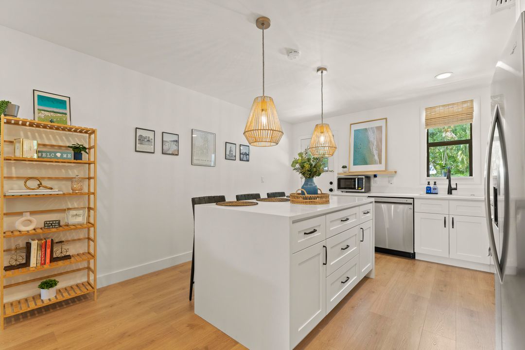 For Rent: $9,500 (4 beds, 2 baths, 1264 Square Feet)