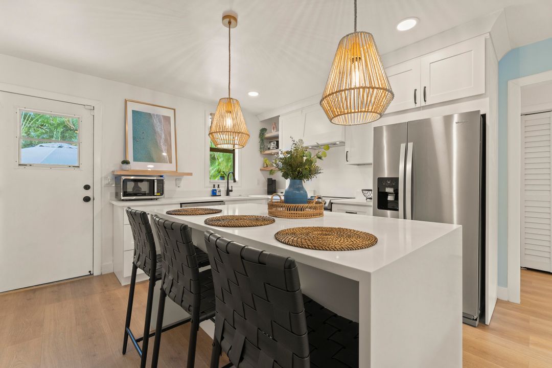 For Rent: $9,500 (4 beds, 2 baths, 1264 Square Feet)