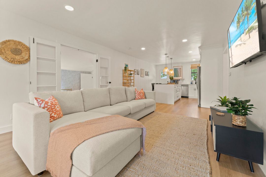 For Rent: $9,500 (4 beds, 2 baths, 1264 Square Feet)