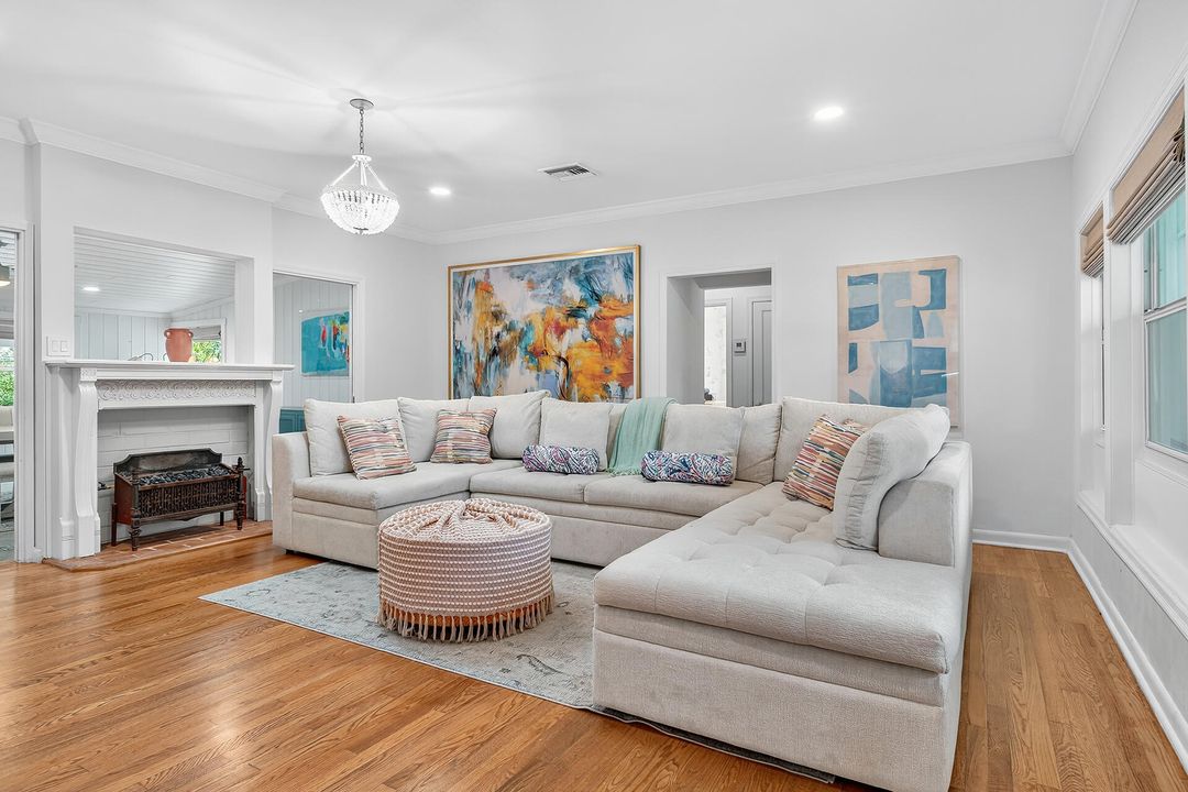 For Sale: $1,245,000 (3 beds, 2 baths, 1772 Square Feet)