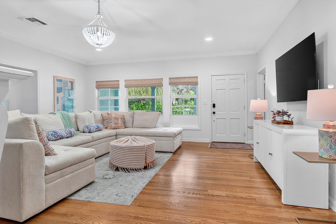 For Sale: $1,245,000 (3 beds, 2 baths, 1772 Square Feet)