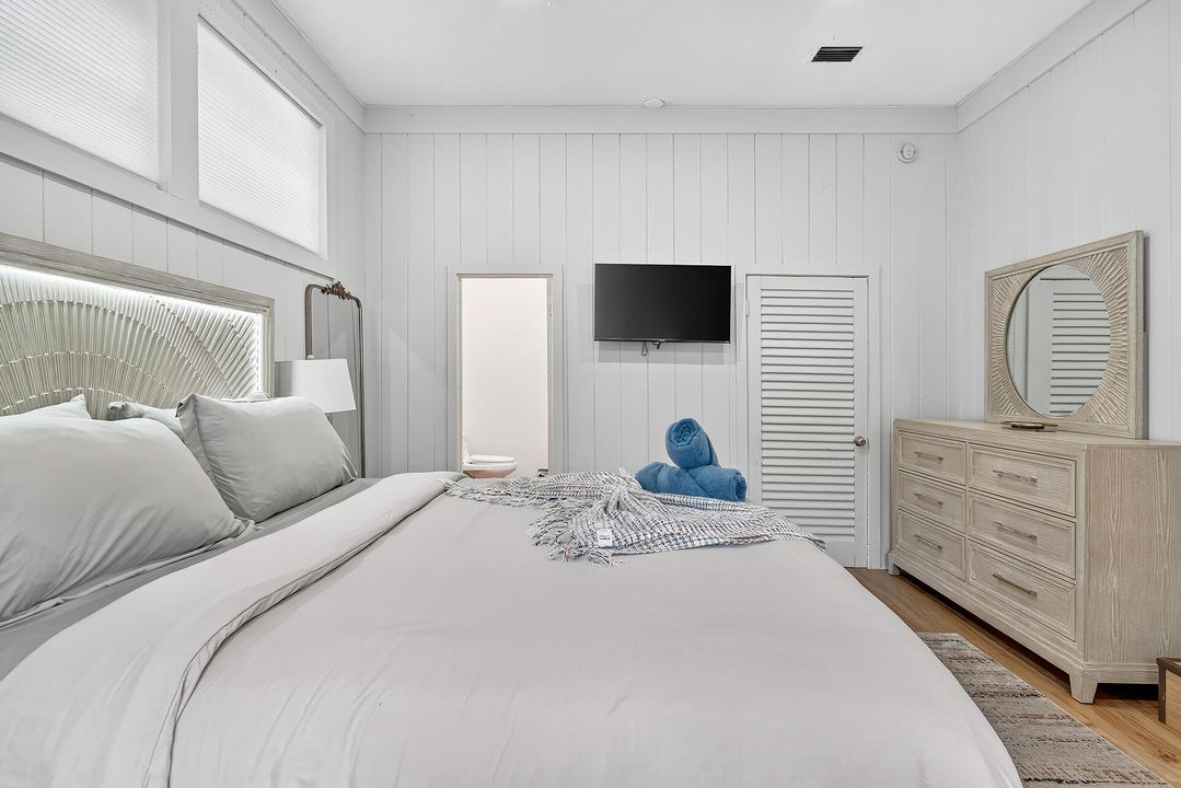 For Sale: $1,245,000 (3 beds, 2 baths, 1772 Square Feet)