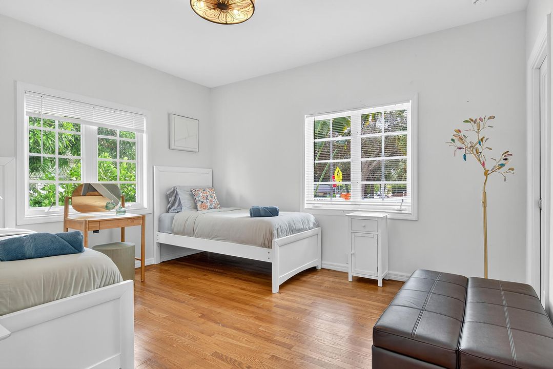 For Sale: $1,245,000 (3 beds, 2 baths, 1772 Square Feet)