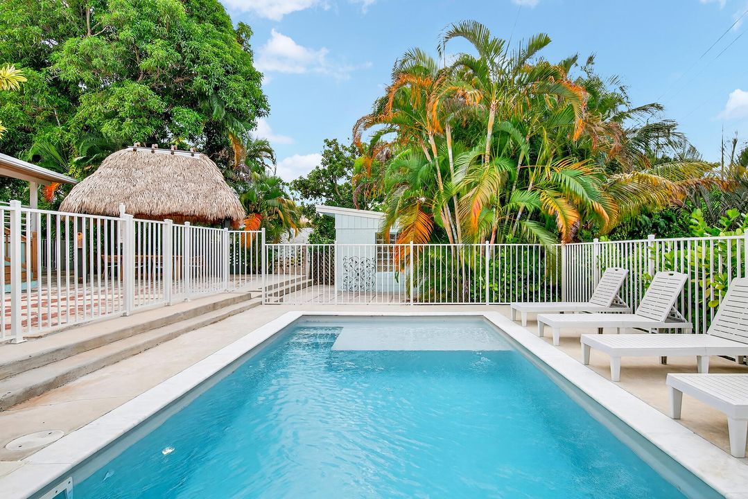 For Sale: $1,245,000 (3 beds, 2 baths, 1772 Square Feet)