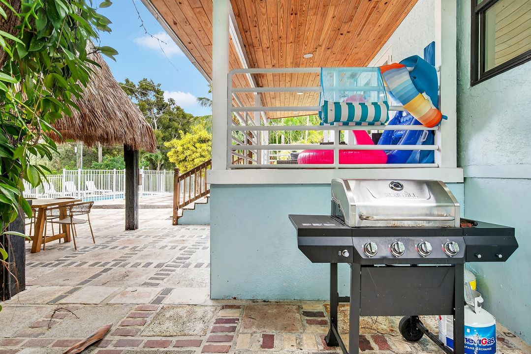 For Sale: $1,245,000 (3 beds, 2 baths, 1772 Square Feet)