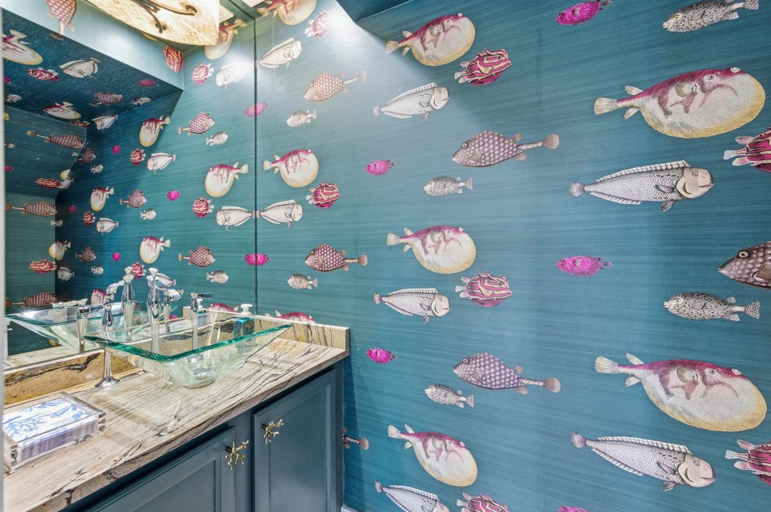 合同活跃: $1,649,500 (5 贝兹, 4 浴室, 2733 平方英尺)