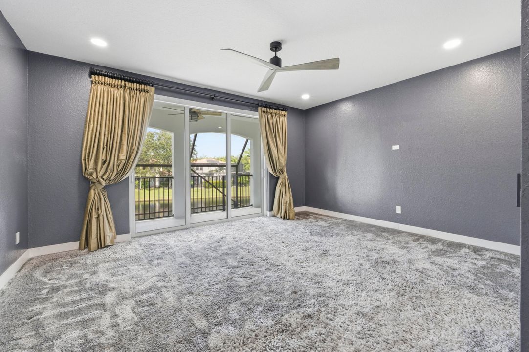 合同活跃: $1,649,500 (5 贝兹, 4 浴室, 2733 平方英尺)