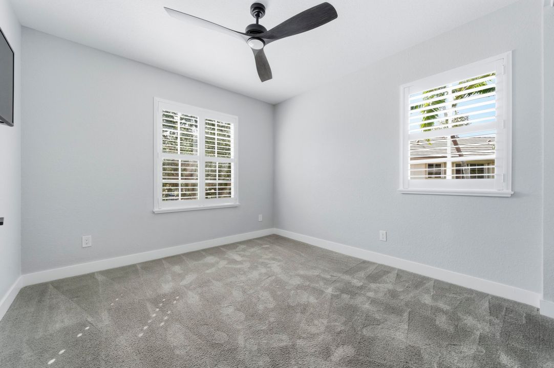 合同活跃: $1,649,500 (5 贝兹, 4 浴室, 2733 平方英尺)