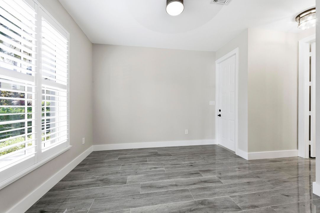 合同活跃: $1,649,500 (5 贝兹, 4 浴室, 2733 平方英尺)