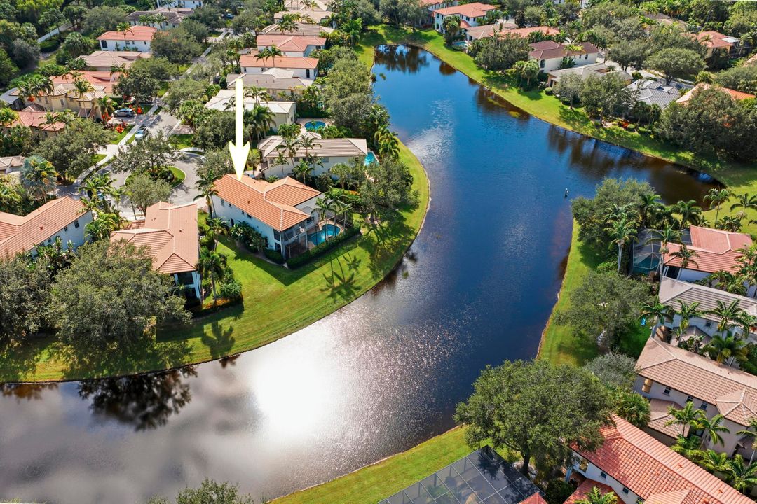 合同活跃: $1,649,500 (5 贝兹, 4 浴室, 2733 平方英尺)