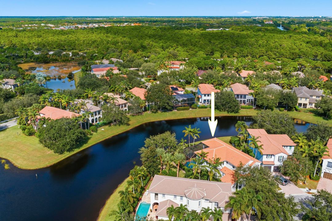 合同活跃: $1,649,500 (5 贝兹, 4 浴室, 2733 平方英尺)