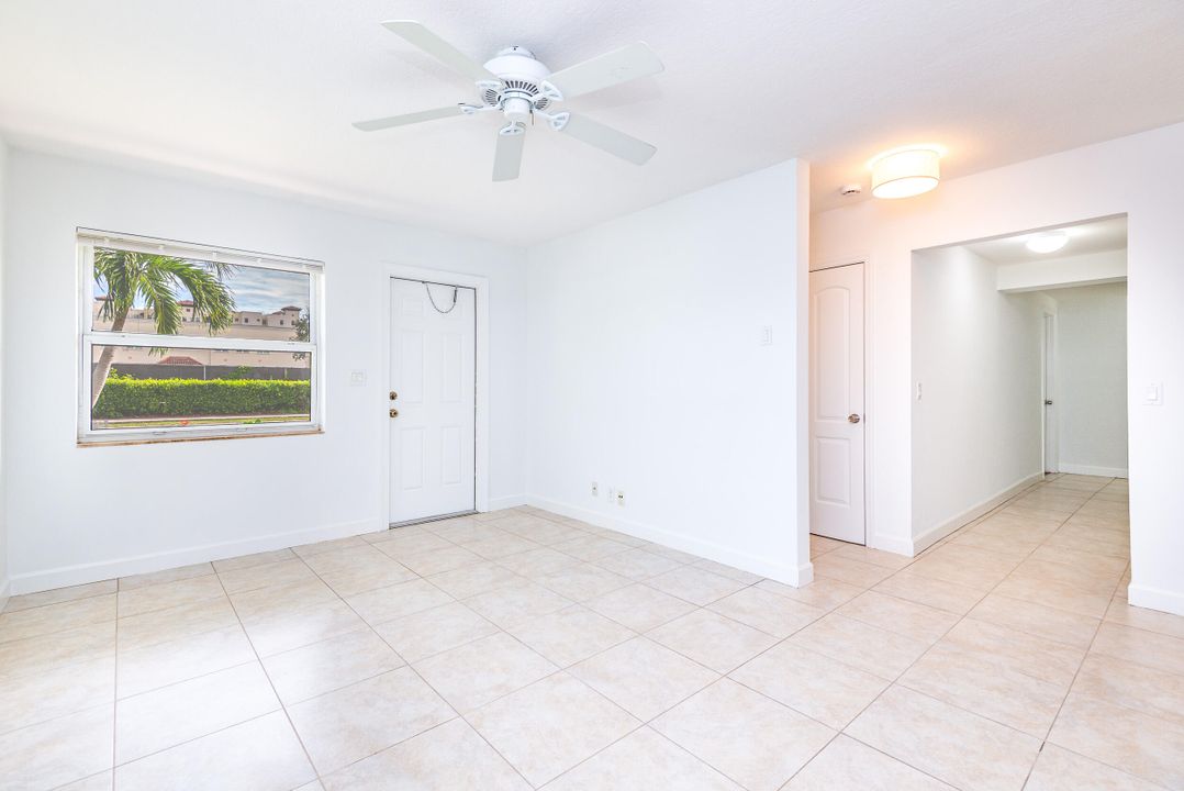 Под контрактом: $3,700 (3 спален, 2 ванн, 1671 Квадратных фут)