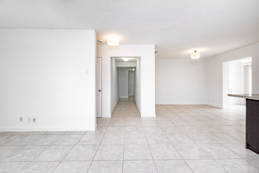 Под контрактом: $3,700 (3 спален, 2 ванн, 1671 Квадратных фут)