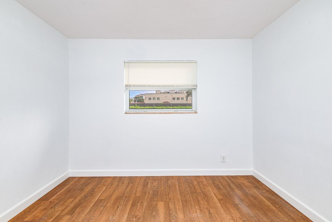 Под контрактом: $3,700 (3 спален, 2 ванн, 1671 Квадратных фут)